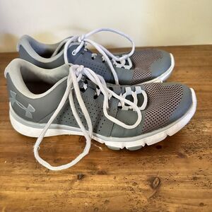 Under Armour Womens 4201065570 Tennis running shoes Size 9